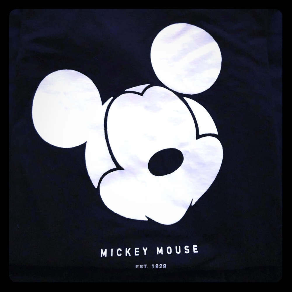 NEW WITH TAGS - Neff // Disney Mickey Tee Men’s XL